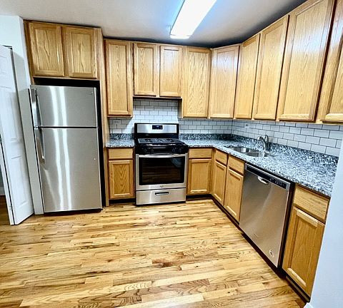 2nd image of 1459 N Milwaukee Ave APT 4B