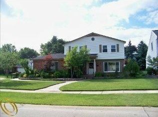 24417 Kings Pointe Dr, Novi, MI 48375