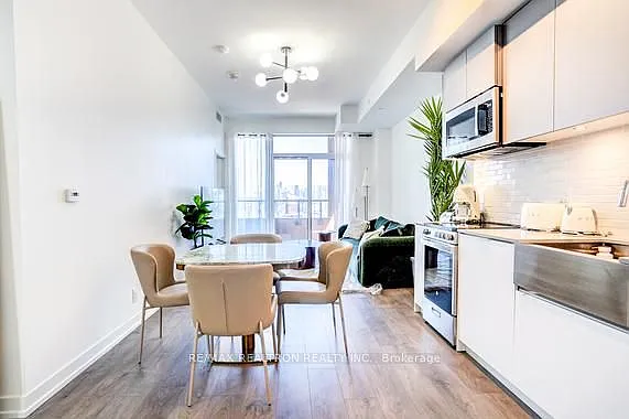 Building Photo - 270 Dufferin St #Penthouse 17