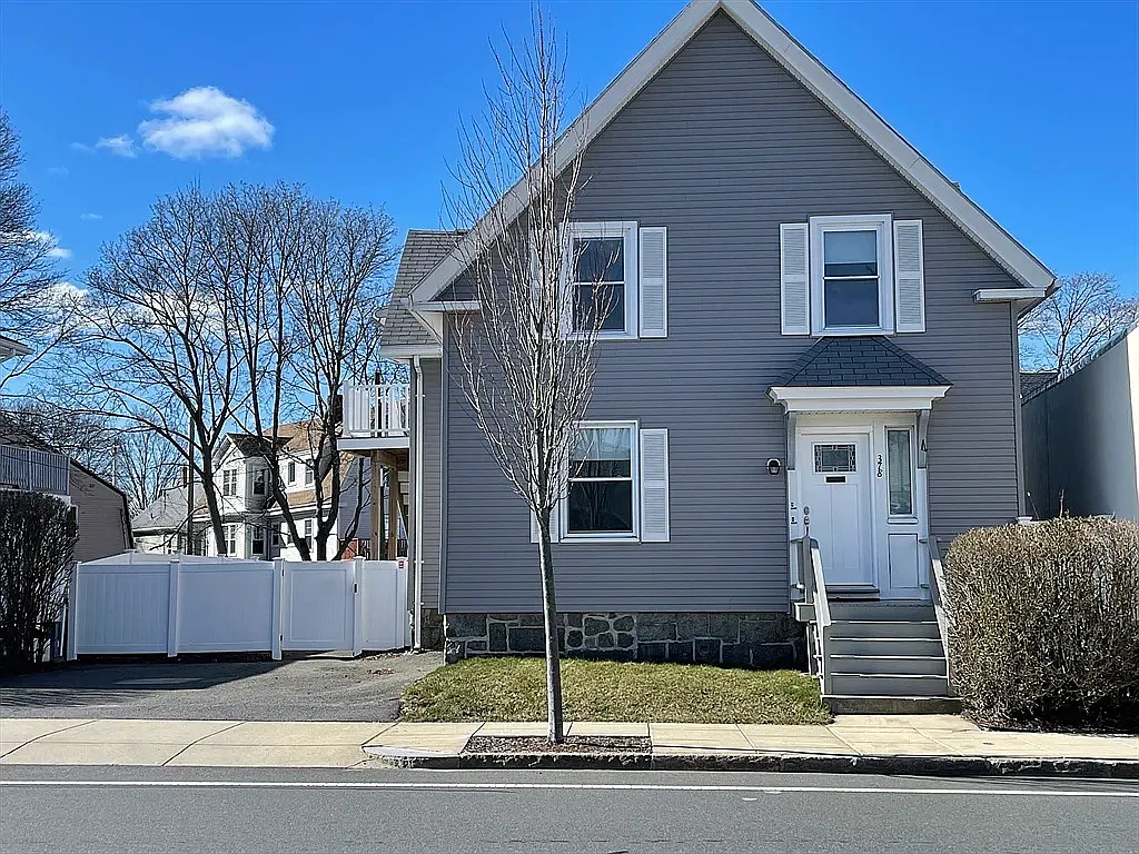 378 Cabot St — Photo 1