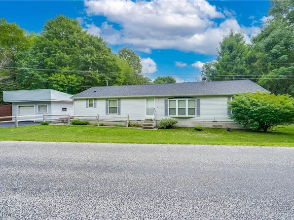 15081 Oak Grove Dr, Doylestown, OH 44230