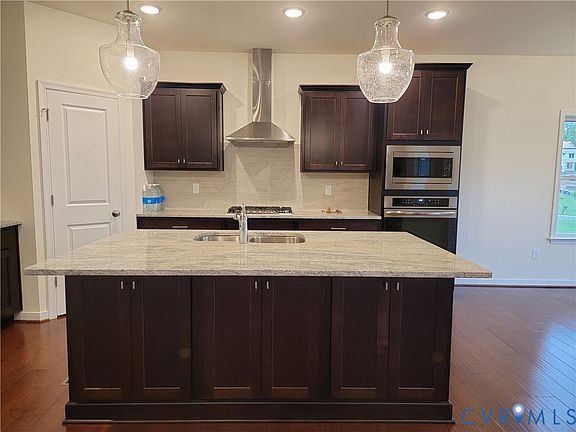 2nd image of 15607 Crowden Rd