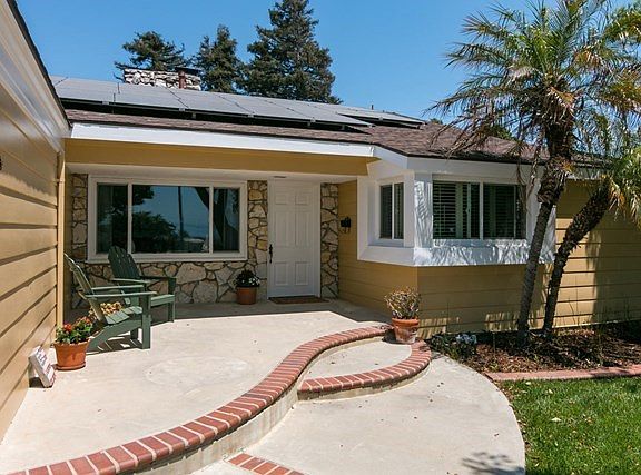 308 Shamrock Dr-MLS_Size-010-13-Front Po