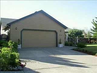 2335 Dale Ave photo 1