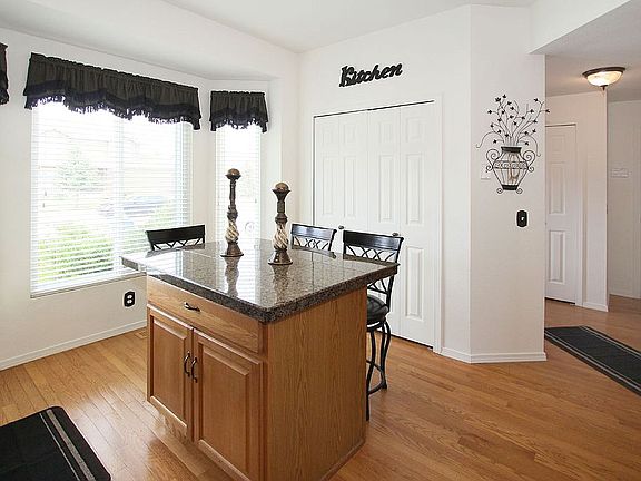 4th image of 4265 Daylilly Dr