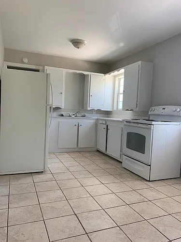 850 S Houston St Photo 1