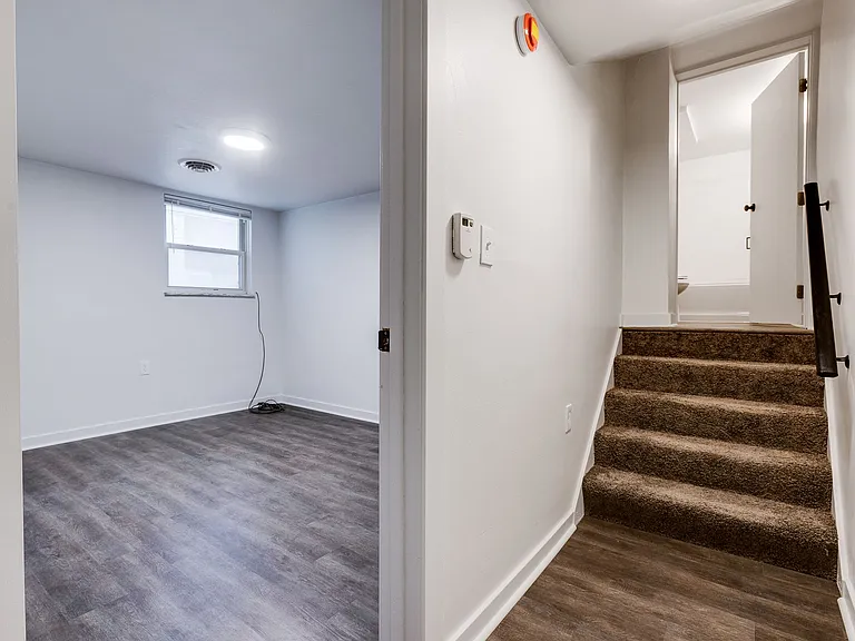 908 Penn St #FRONT — Photo 12