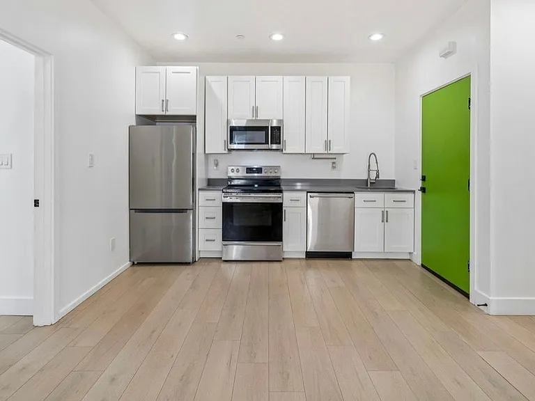 633 N 64th St #2 — Photo 13