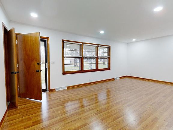 5th image of 2616 W Gilbert Ln
