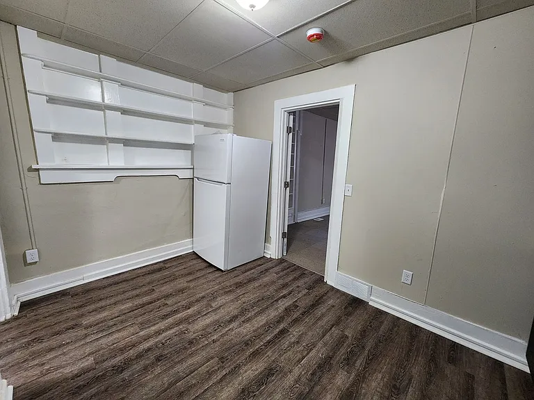 613 E Robinson St — Photo 5