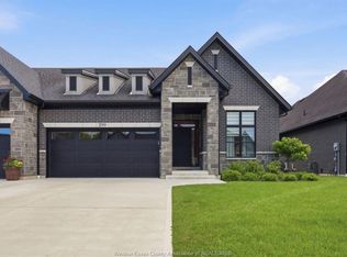 299 Xavier Cir, Lakeshore, ON N8N 0J3