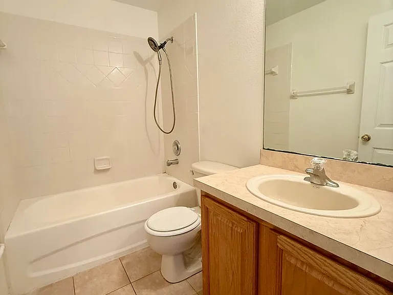 3846 Mandalay Dr — Photo 25