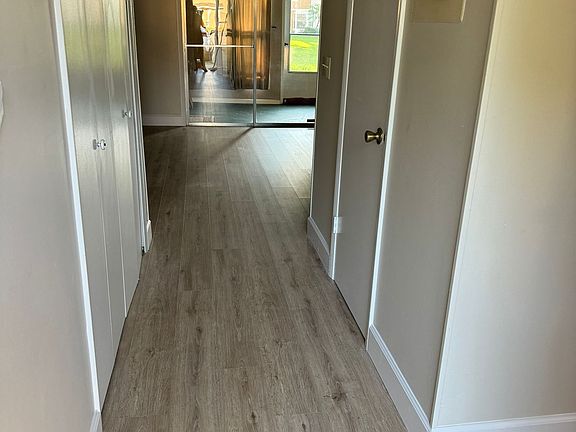 4th image of 11740 Windbourne Ct