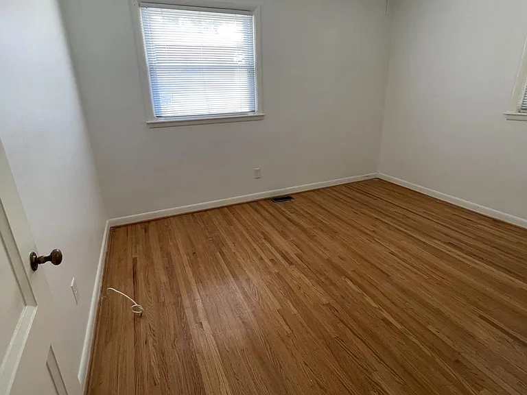 530 Annex Ave — Photo 6