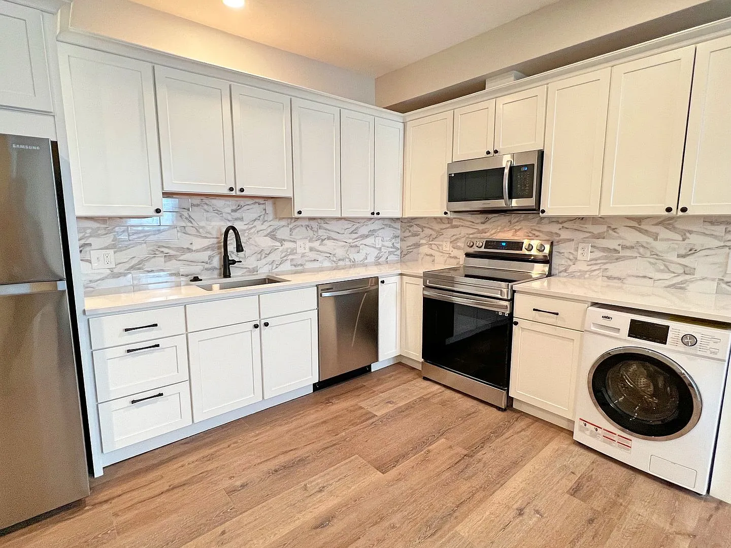 3327 Tejon St, Unit 04 | Studio Apartment - 2 Weeks Free — Photo 2