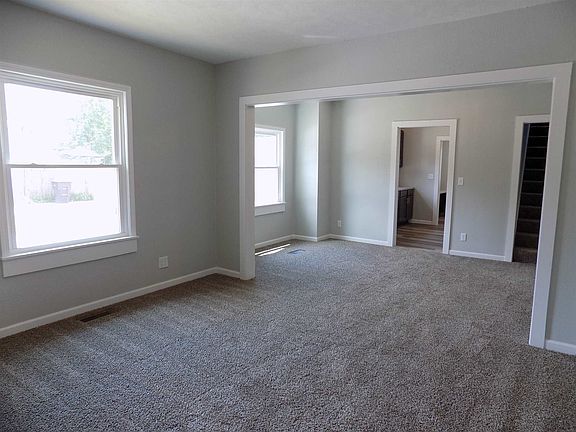 4th image of 3215 Peoria St