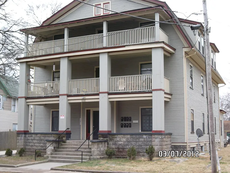 1016 Washington Ave #4 — Photo 1
