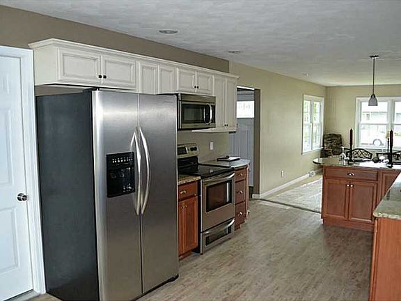 369930_4