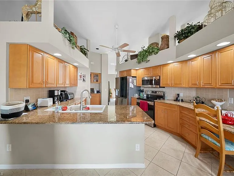 22361 Fountain Lakes Blvd — Photo 11