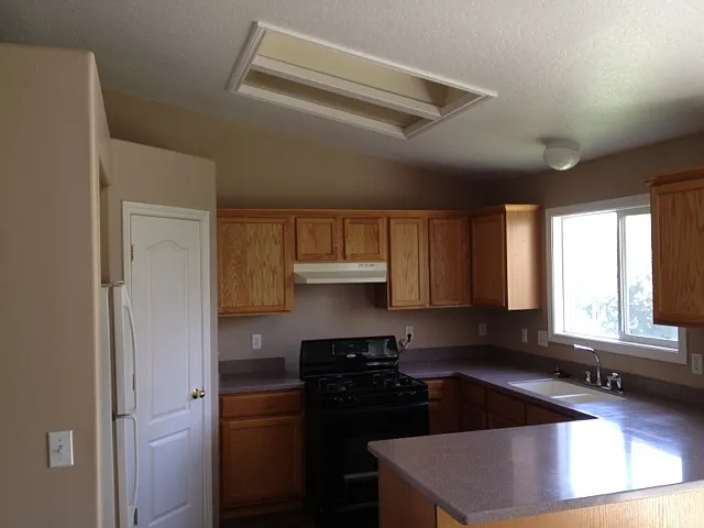 263 N Sunbird Ave — Photo 2