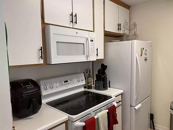 5th image of 1351 Three Castelnau Ct