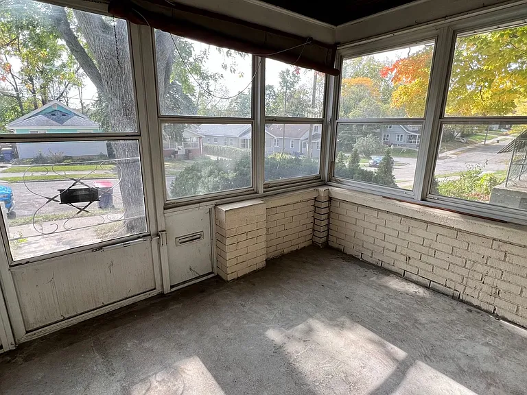 715 Barnett St NE — Photo 12