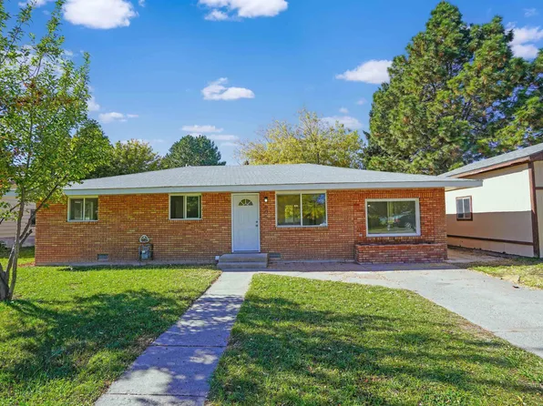 605 Locust Dr, Heyburn, ID 83336
