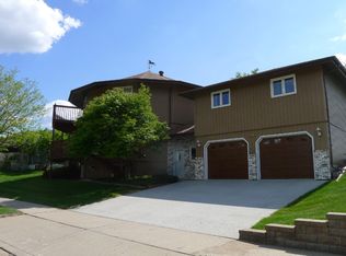 1005 Lohstreter Rd, Mandan, ND 58554