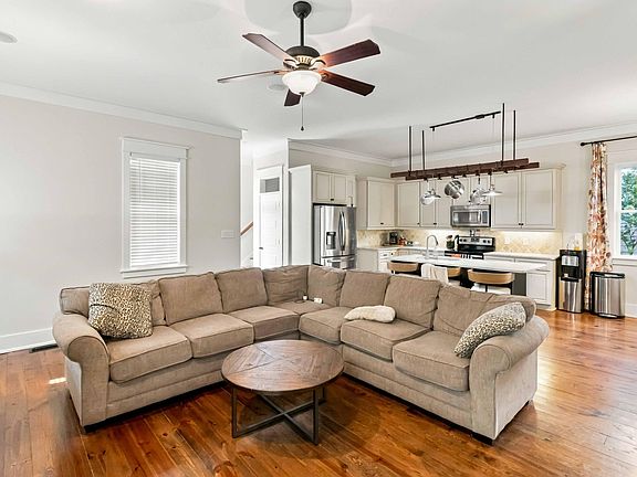 3rd image of 90 Ellen Cir