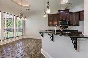 4 bed, 2.0 bath, 2080 sqft, $2,700 — Photo 4