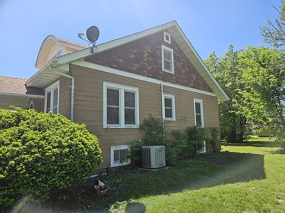3rd image of 167 N Park St