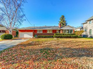 585 Indian Rd N, Mississauga, ON L5H 1R1