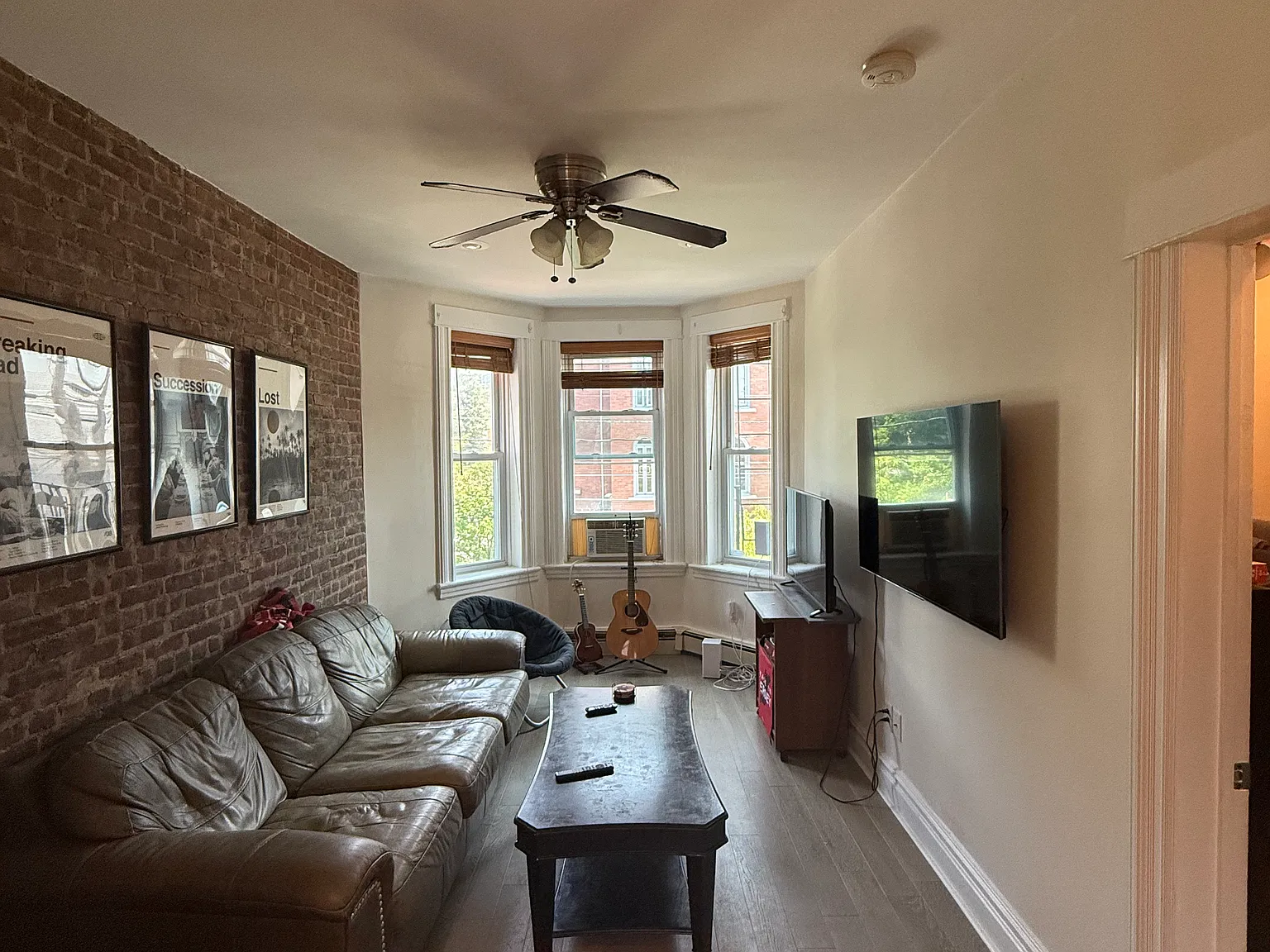 2 bed, 850 sqft, $3,400 — Photo 2