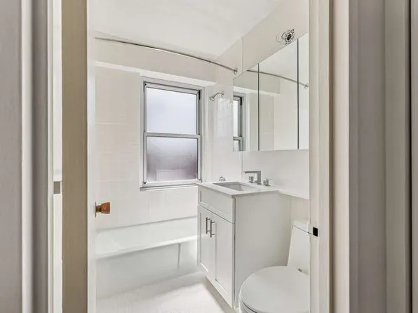 1520 York Avenue image 14 of 14