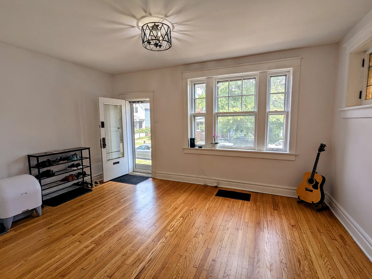 1 bed, 900 sqft, $1,350 — Photo 2