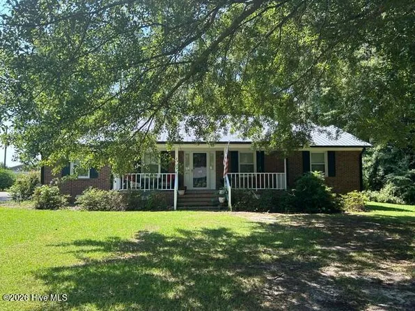 105 Adams St, Wallace, NC 28466