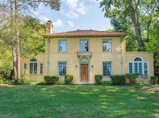 54 E Main St, Huntington, NY 11743