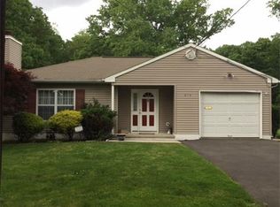 216 Eleanor St, South Plainfield, NJ 07080
