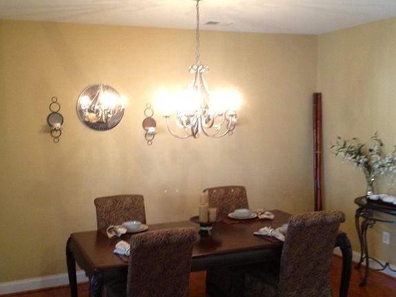 4th image of 2318 Margraf Cir
