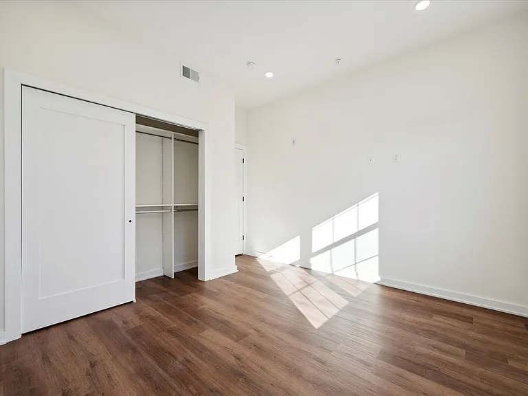 Aston Lofts — Photo 44