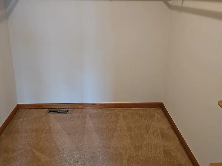 1600 Schubert Dr — Photo 9