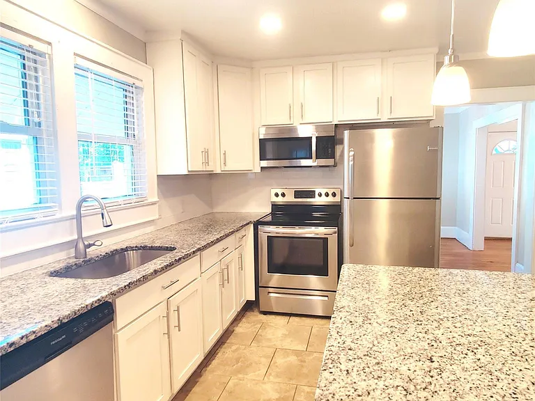 1225 Camp Greene St — Photo 2