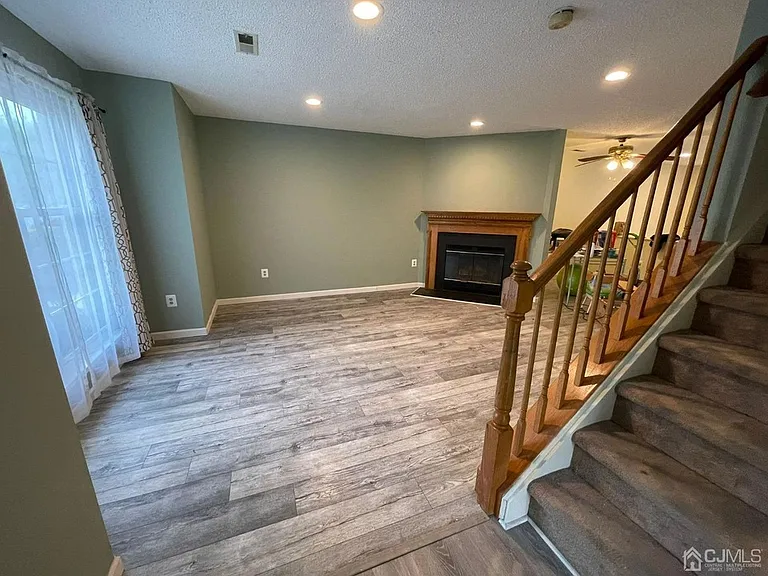 9 Carrie Ct — Photo 20