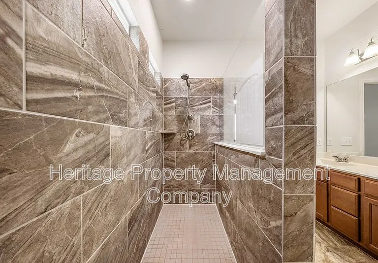 7347 Bluebonnet Bay — Photo 23