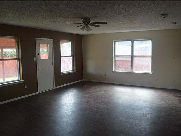 2nd image of 1445 Monica Ln