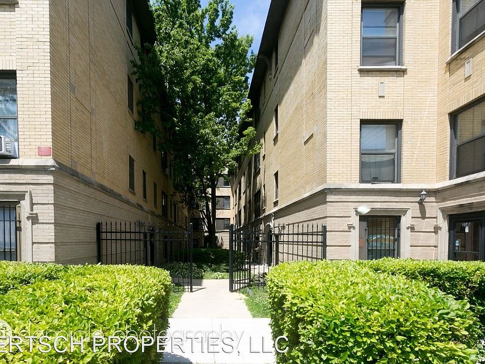 1st image of 3158 W Eastwood Ave #3