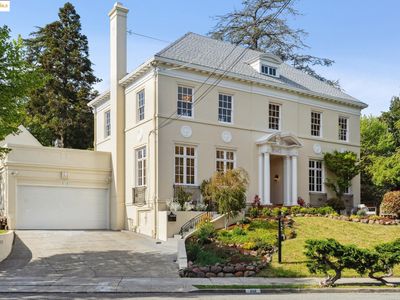 858 Rosemount Rd, Oakland, CA, 94610