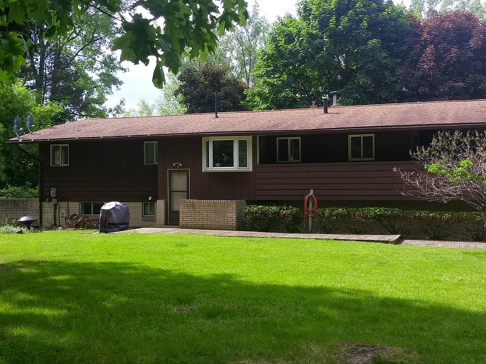 1st image of 586 Blue Water Dr
