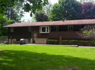 586 Blue Water Dr, Holly, MI 48442