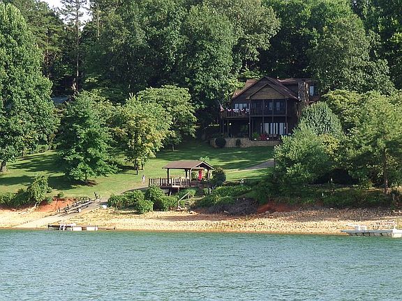 2nd image of 664 Heather Brook Cir